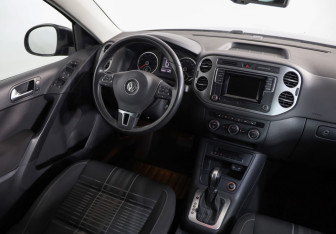 Подержанный автомобиль Volkswagen Tiguan 2016 года (8 фото)