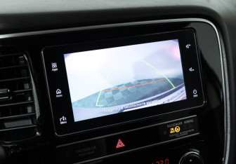 Подержанный автомобиль Mitsubishi Outlander 2019 года (15 фото)