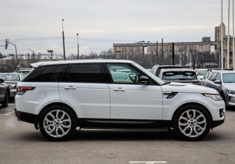 Подержанный автомобиль Land Rover Range Rover Sport 2013 года (6 фото)
