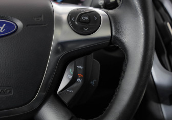 Подержанный автомобиль Ford Focus Hatchback 2011 года (14 фото)