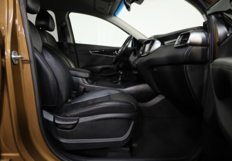 Подержанный автомобиль Kia Sorento 2017 года (24 фото)