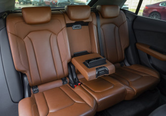 Подержанный автомобиль Audi Q8 2018 года (33 фото)