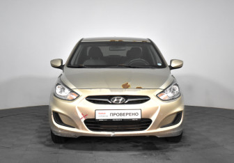 Подержанный автомобиль Hyundai Solaris Sedan 2013 года (2 фото)