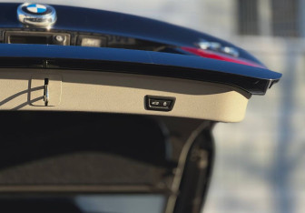 Подержанный автомобиль BMW X4 2015 года (8 фото)