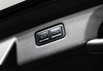 Подержанный автомобиль Kia Carnival 2021 года (29 фото)