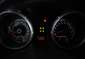 Подержанный автомобиль Mitsubishi Pajero 2012 года (11 фото)