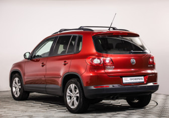 Подержанный автомобиль Volkswagen Tiguan 2009 года (7 фото)