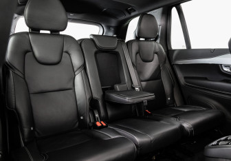 Подержанный автомобиль Volvo XC90 2021 года (26 фото)