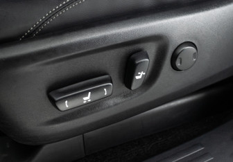 Подержанный автомобиль Toyota Land Cruiser Prado 2018 года (16 фото)