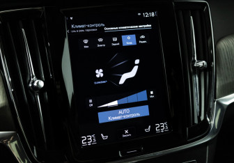 Подержанный автомобиль Volvo S90 2021 года (18 фото)