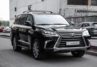 Подержанный автомобиль Lexus LX 2016 года (5 фото)