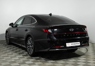 Подержанный автомобиль Hyundai Sonata 2020 года (7 фото)