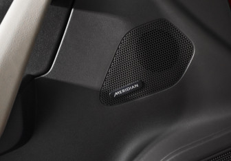 Подержанный автомобиль Jaguar F-Pace 2016 года (12 фото)