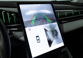 Подержанный автомобиль Geely Atlas 2023 года (20 фото)