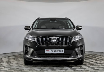 Подержанный автомобиль Kia Sorento 2018 года (2 фото)
