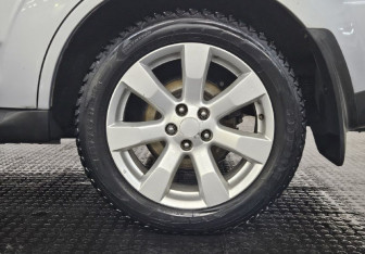 Подержанный автомобиль Mitsubishi Outlander 2012 года (9 фото)