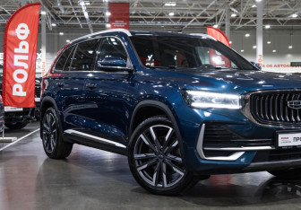 Подержанный автомобиль Geely Monjaro 2023 года (8 фото)