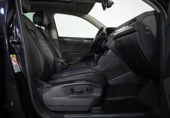 Подержанный автомобиль Volkswagen Tiguan 2020 года (23 фото)