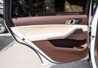 Подержанный автомобиль BMW X7 2019 года (18 фото)