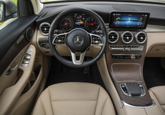 Подержанный автомобиль Mercedes-Benz GLC Coupe 2021 года (12 фото)