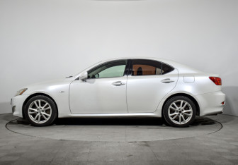Подержанный автомобиль Lexus IS Sedan 2008 года (8 фото)