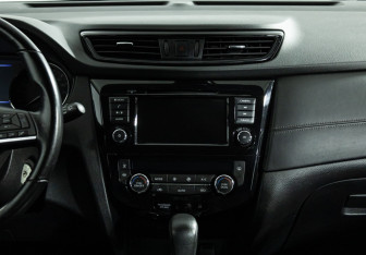 Подержанный автомобиль Nissan Qashqai 2020 года (14 фото)