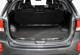 Подержанный автомобиль Kia Sorento 2016 года (18 фото)