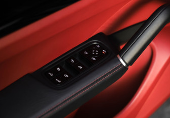 Подержанный автомобиль Porsche Cayenne 2019 года (26 фото)