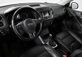 Подержанный автомобиль Volkswagen Tiguan 2012 года (9 фото)