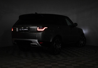 Подержанный автомобиль Land Rover Range Rover Sport 2018 года (36 фото)