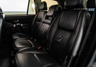 Подержанный автомобиль Volvo XC90 2008 года (15 фото)