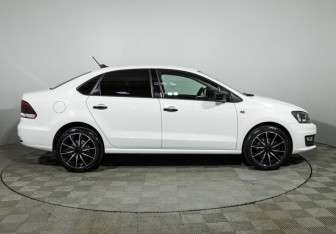 Подержанный автомобиль Volkswagen Polo Sedan 2019 года (4 фото)