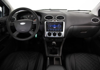 Подержанный автомобиль Ford Focus Wagon 2005 года (9 фото)