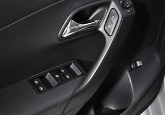 Подержанный автомобиль Volkswagen Polo Sedan 2017 года (10 фото)