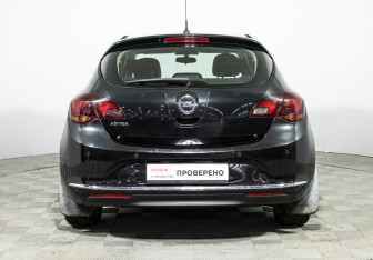 Подержанный автомобиль Opel Astra Hatchback 2013 года (13 фото)