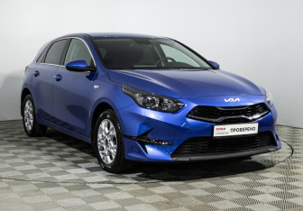 Подержанный автомобиль Kia Ceed Hatchback 2022 года (3 фото)