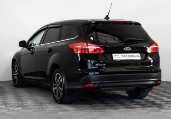 Подержанный автомобиль Ford Focus Wagon 2016 года (7 фото)
