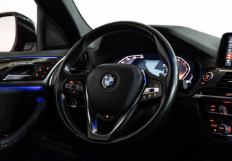 Подержанный автомобиль BMW X4 2019 года (36 фото)