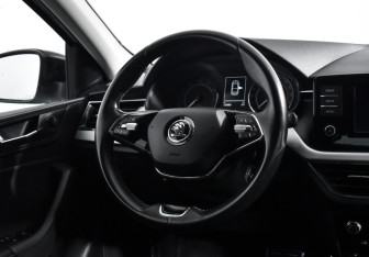Подержанный автомобиль Skoda Rapid Liftback 2020 года (15 фото)
