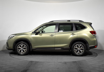 Подержанный автомобиль Subaru Forester Suv 2018 года (8 фото)