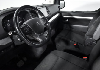Подержанный автомобиль Peugeot Traveller 2021 года (9 фото)
