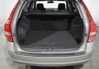 Подержанный автомобиль Kia Ceed Wagon 2011 года (19 фото)