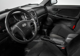 Подержанный автомобиль Hyundai Sonata 2008 года (9 фото)