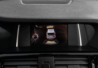 Подержанный автомобиль BMW X3 2015 года (17 фото)