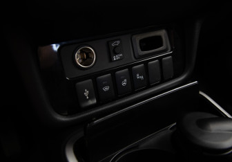 Подержанный автомобиль Mitsubishi Outlander 2021 года (16 фото)