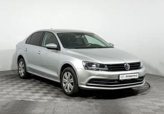 Подержанный автомобиль Volkswagen Jetta Sedan 2018 года (3 фото)