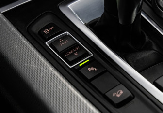 Подержанный автомобиль BMW X5 2017 года (19 фото)