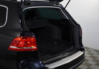 Подержанный автомобиль Volkswagen Passat Wagon 2011 года (19 фото)