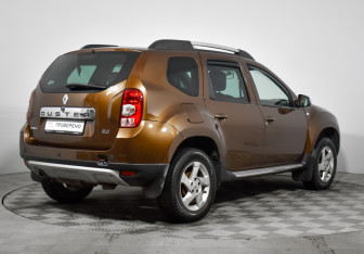 Подержанный автомобиль Renault Duster 2012 года (5 фото)