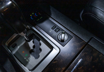 Подержанный автомобиль Toyota Land Cruiser Suv 2012 года (22 фото)